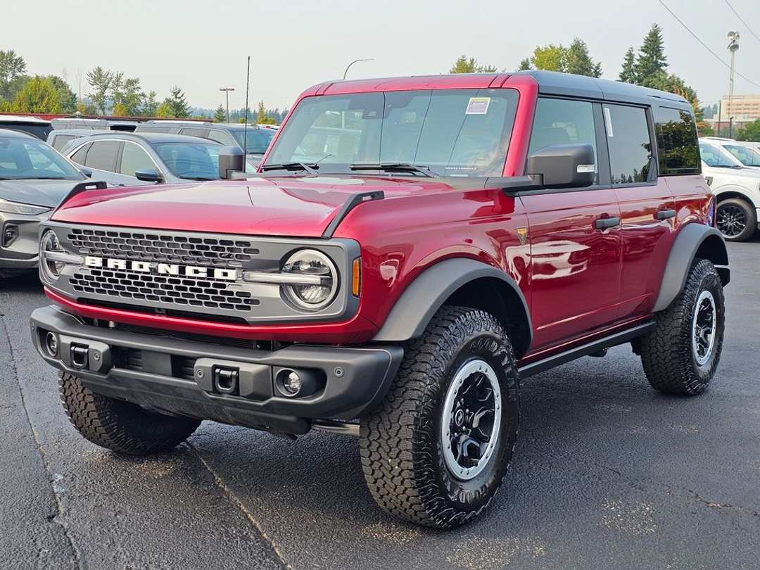 2025 Ford Bronco Badlands - Image 3