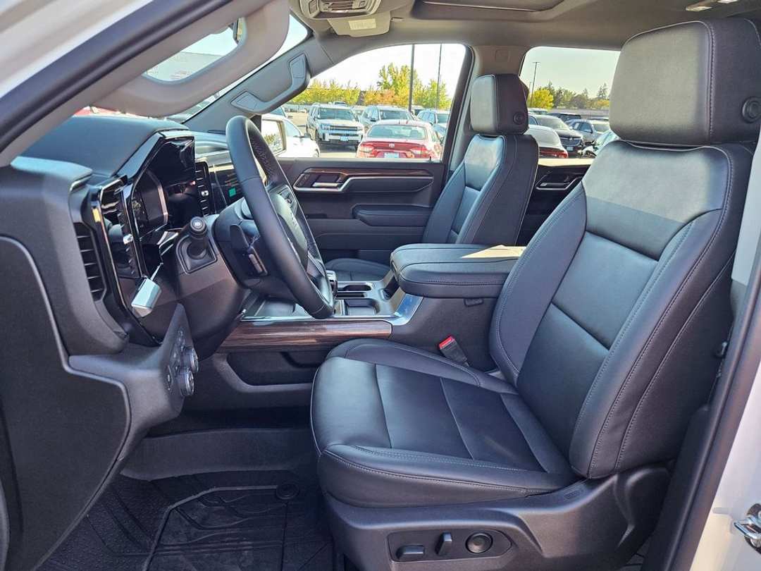 2026 Chevrolet Silverado 1500 RST - Image 14