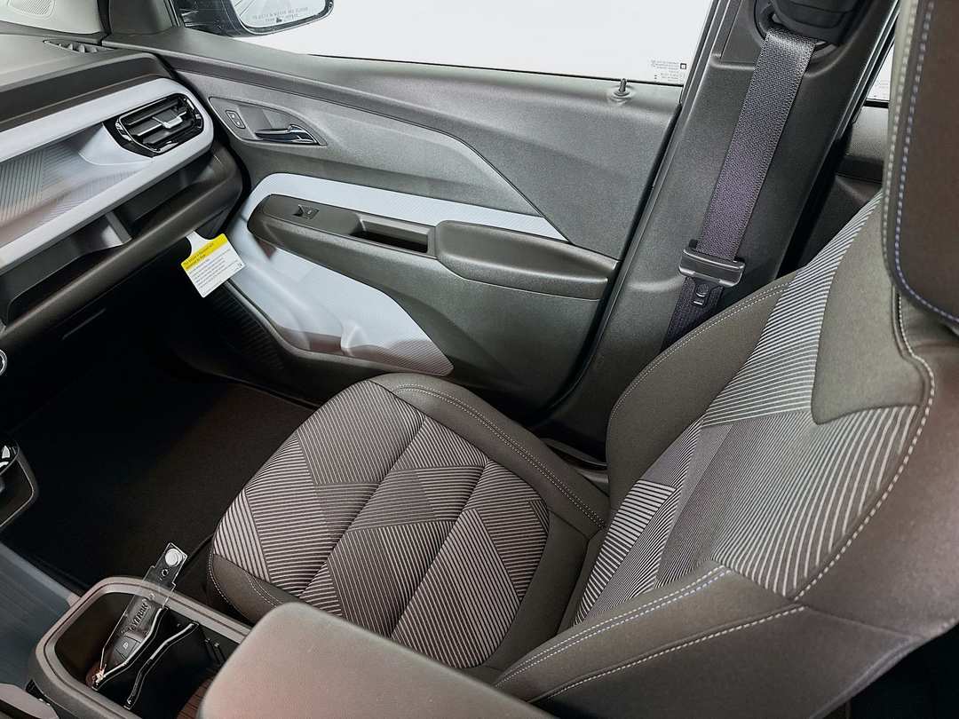 2027 Chevrolet Bolt Ev LT - Image 23