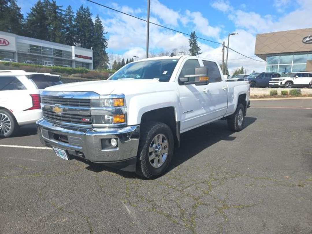 2015 Chevrolet Silverado 2500Hd LT - Image 3
