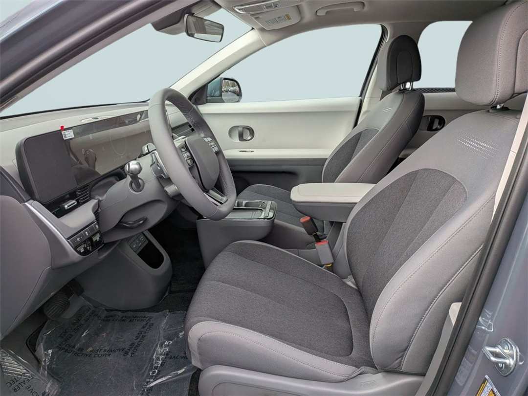 2025 Hyundai Ioniq 5 SE - Image 13