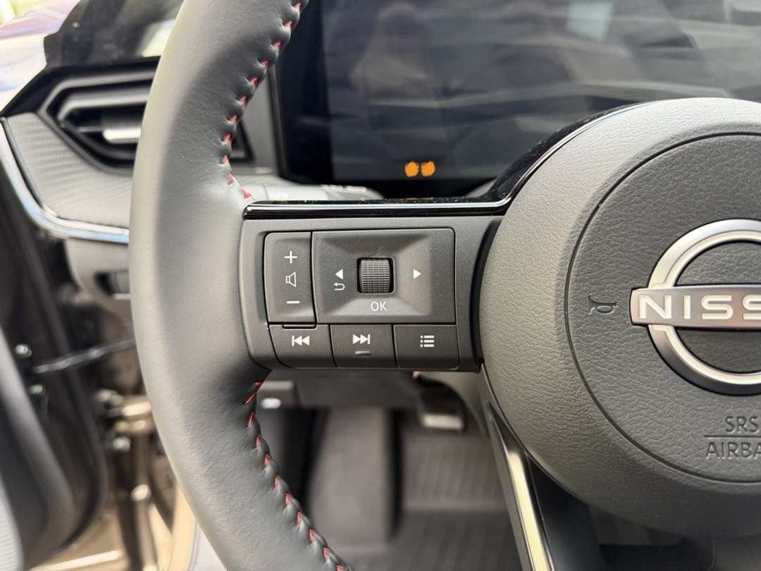 2026 Nissan Kicks SR - Image 16
