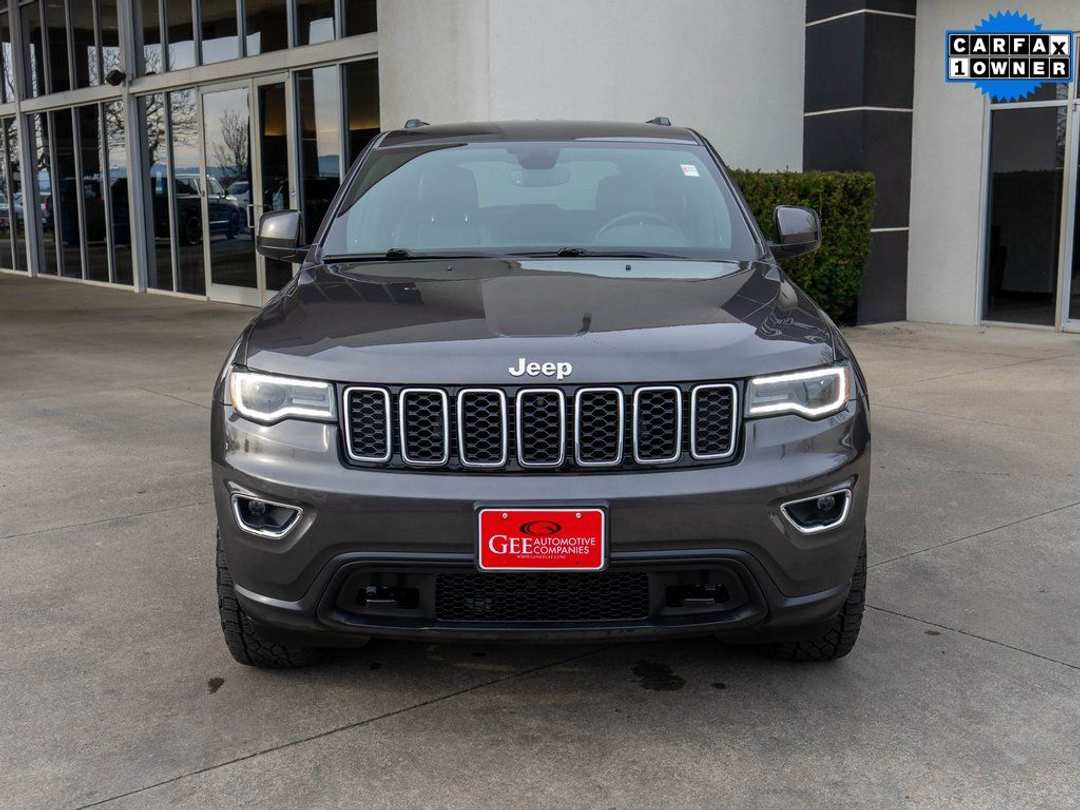 2020 Jeep Grand Cherokee Laredo - Image 2