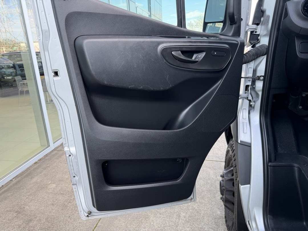 2023 Mercedes-Benz Sprinter 3500 Cargo 144 WB - Image 11