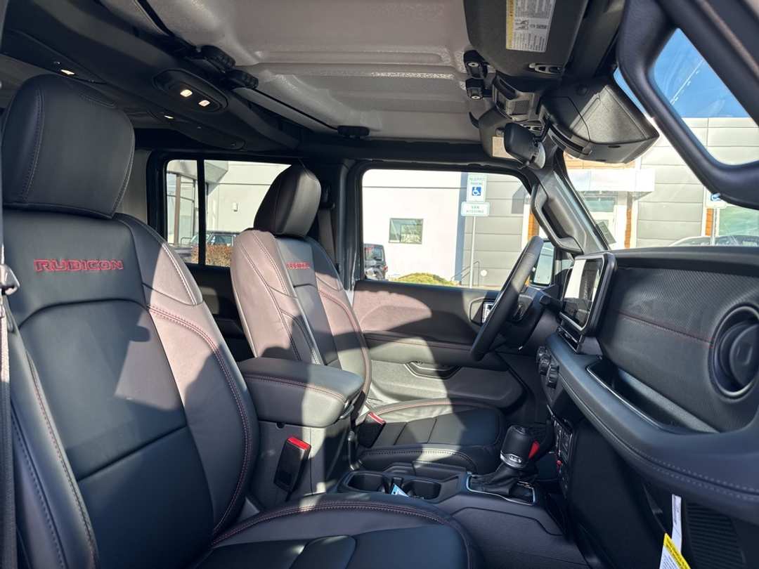 2026 Jeep Wrangler Rubicon - Image 29