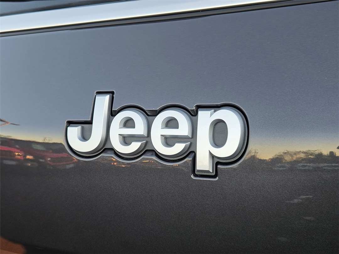 2025 Jeep Grand Cherokee L Laredo - Image 31