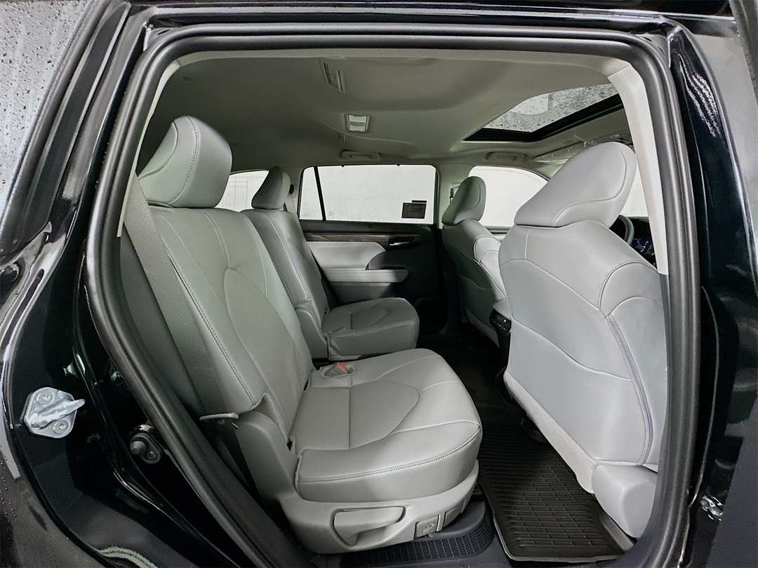 2026 Toyota Highlander Limited - Image 30