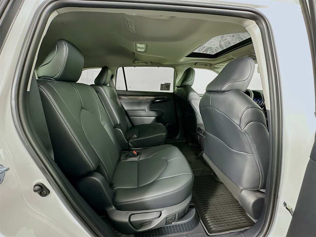 2026 Toyota Highlander Limited - Image 30
