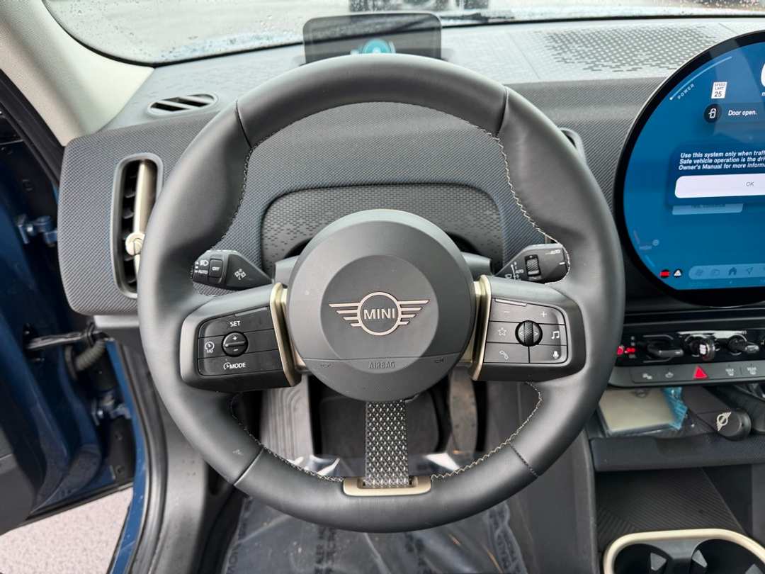2025 MINI Cooper S Countryman Signature Plus - Image 21