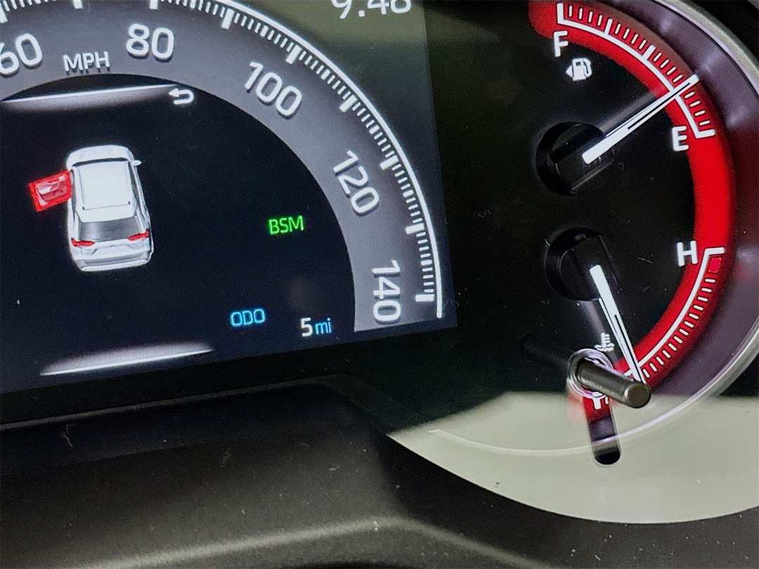 2025 Toyota Rav4 XLE Premium - Image 12