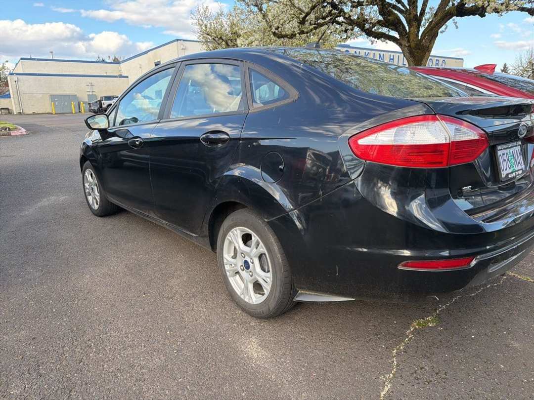 2016 Ford Fiesta SE - Image 2