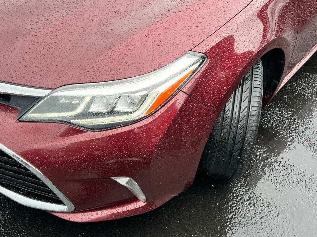 2016 Toyota Avalon Touring - Image 3