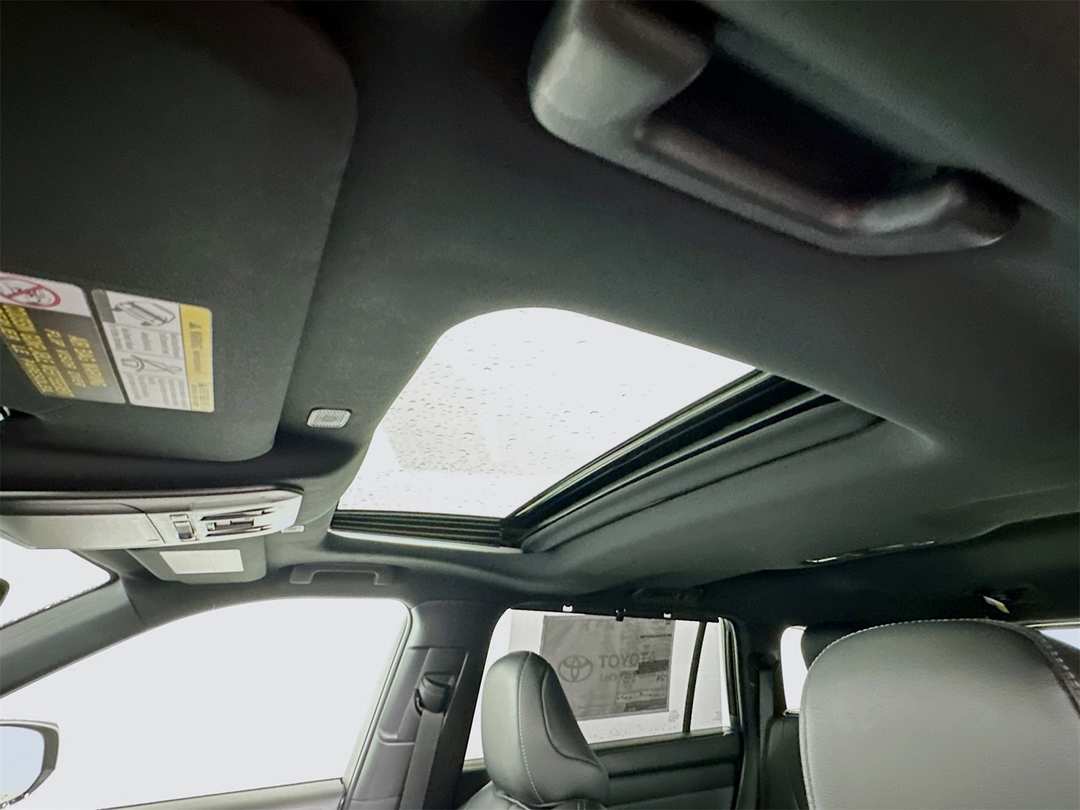 2026 Toyota Highlander XSE - Image 23