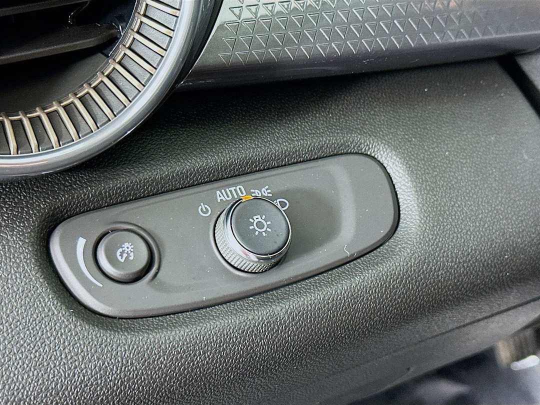 2025 Chevrolet Trax ACTIV - Image 11