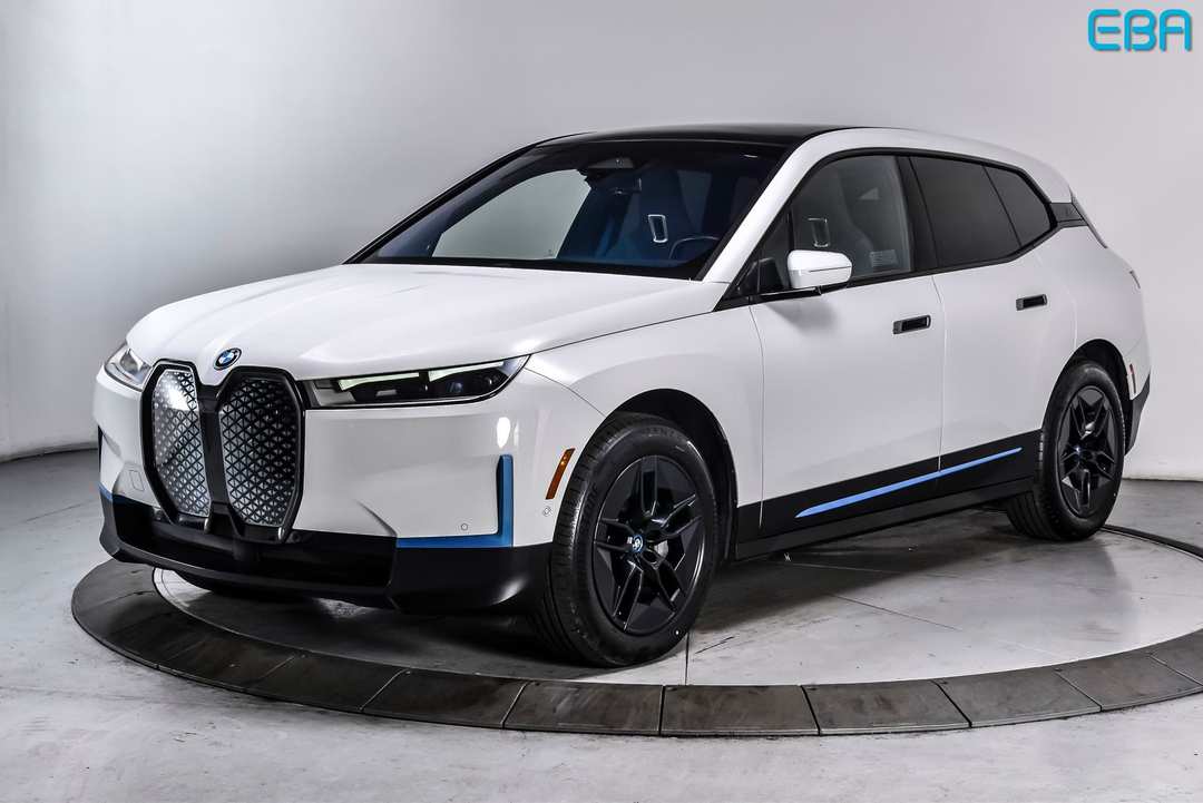 2023 BMW Ix xDrive50 - Image 2