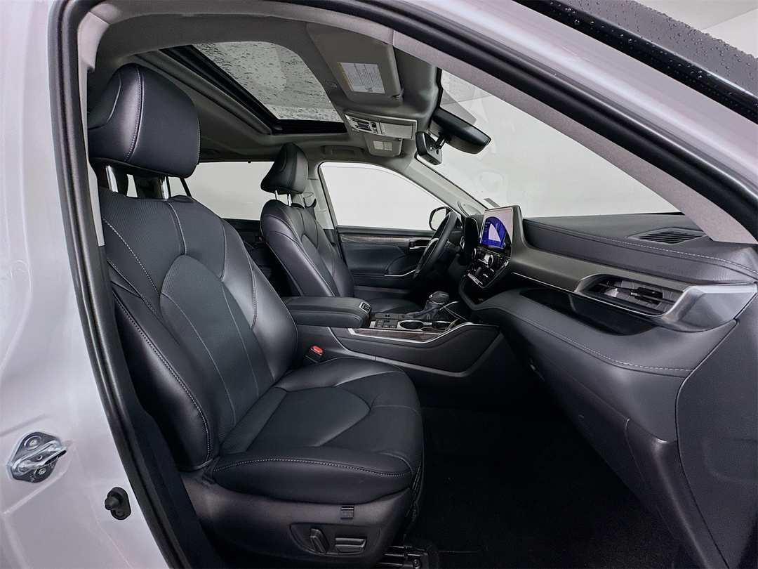 2026 Toyota Highlander Limited - Image 30