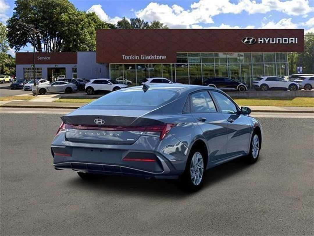 2026 Hyundai Elantra Blue - Image 7