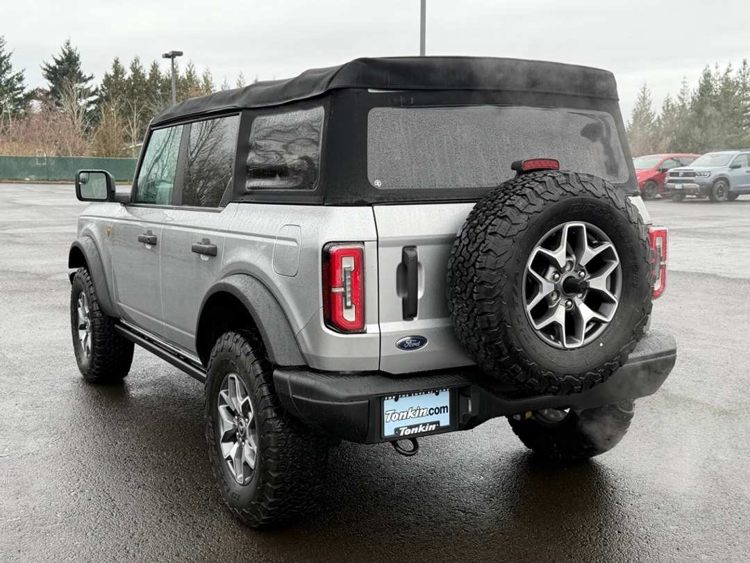 2022 Ford Bronco Badlands - Image 7