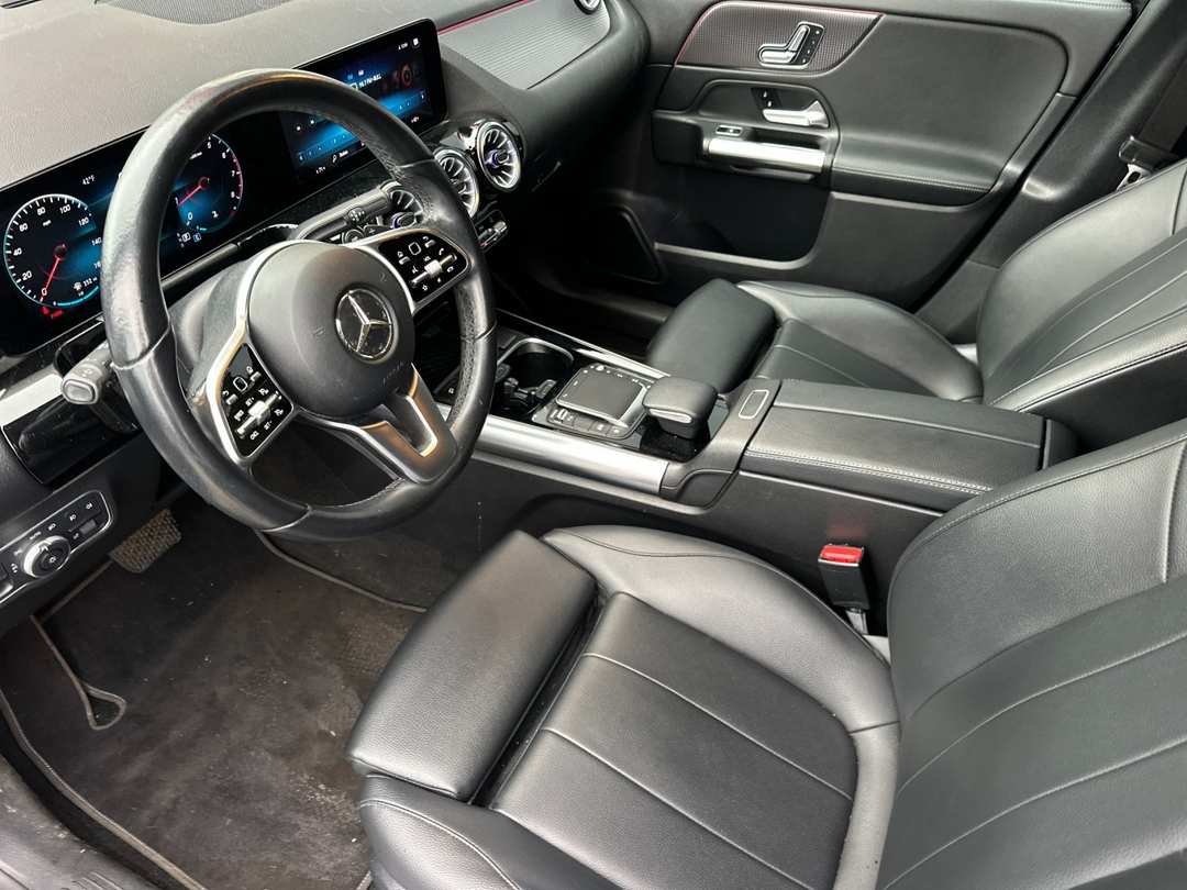 2022 Mercedes-Benz GLA GLA 250 - Image 9
