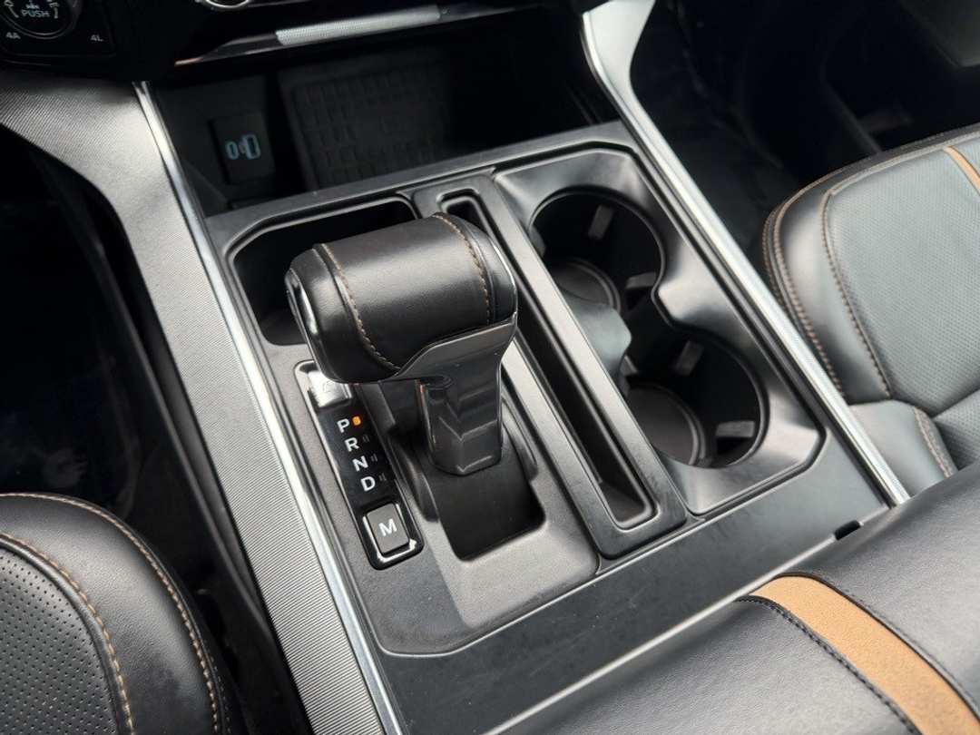 2022 Ford F-150 Platinum - Image 27