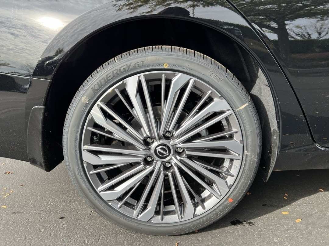 2025 Nissan Altima 2.5 SL - Image 9