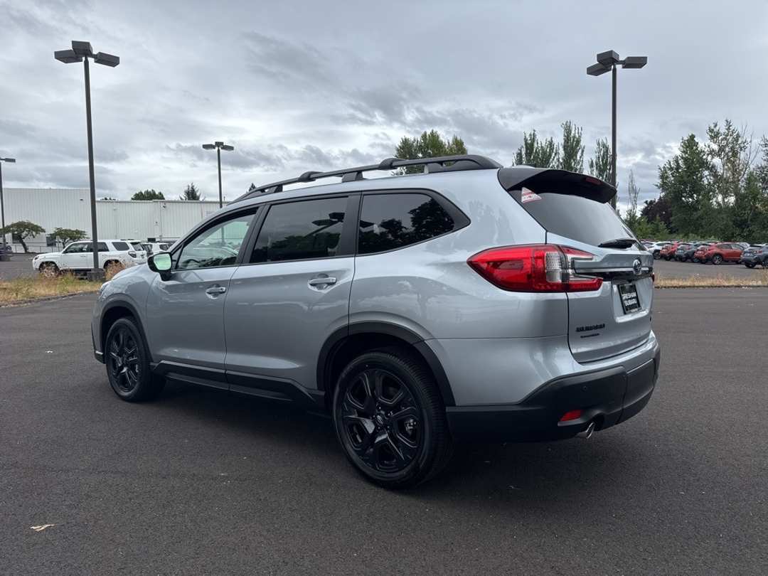 2025 Subaru Ascent Onyx Edition Touring - Image 5