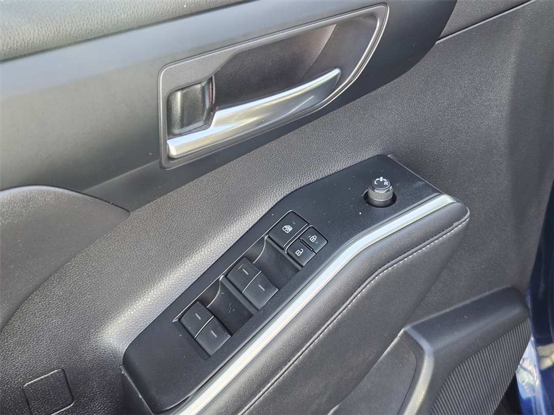 2020 Toyota Highlander XLE - Image 11