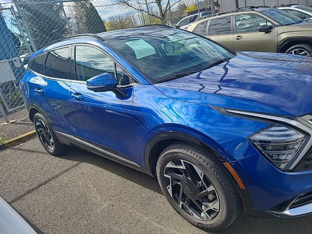 2025 Kia Sportage SXPrestige - Image 2