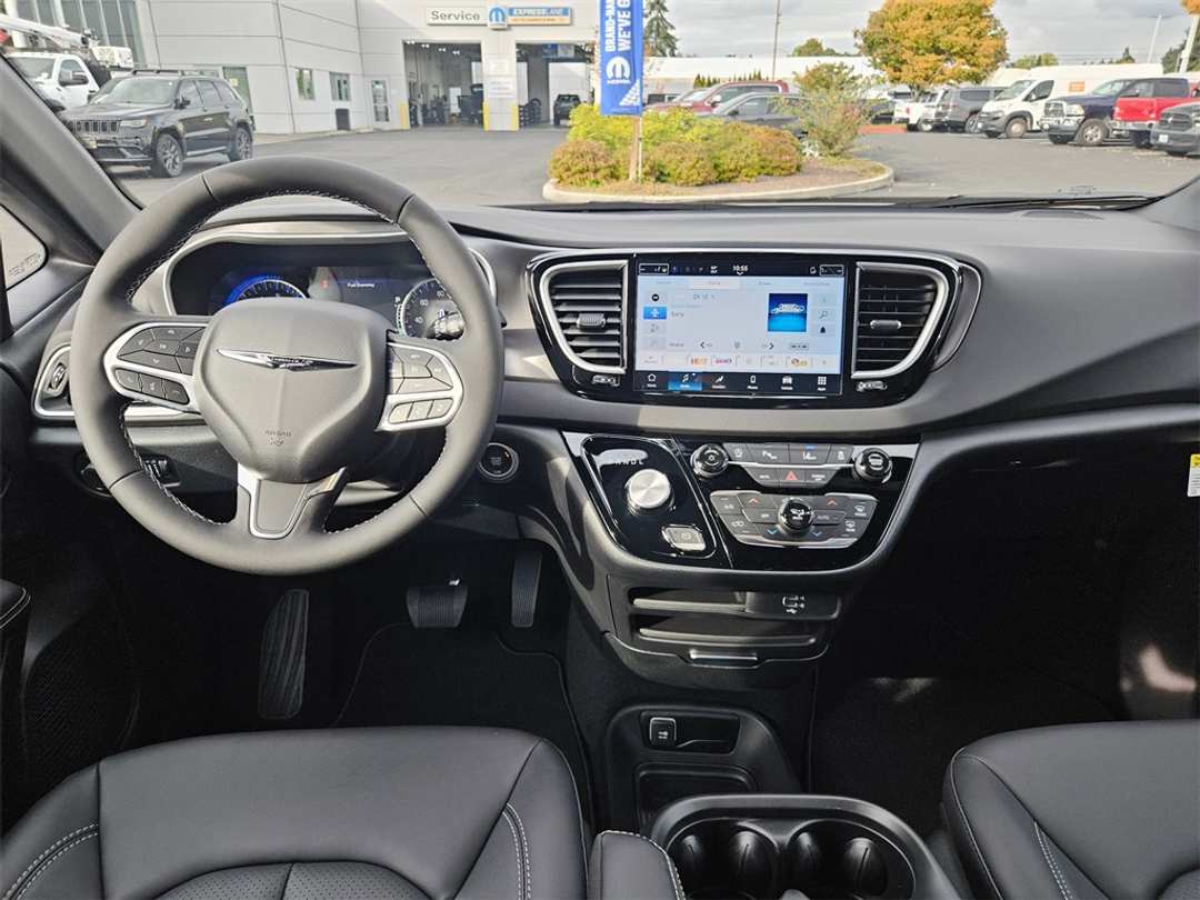 2026 Chrysler Voyager LX - Image 26