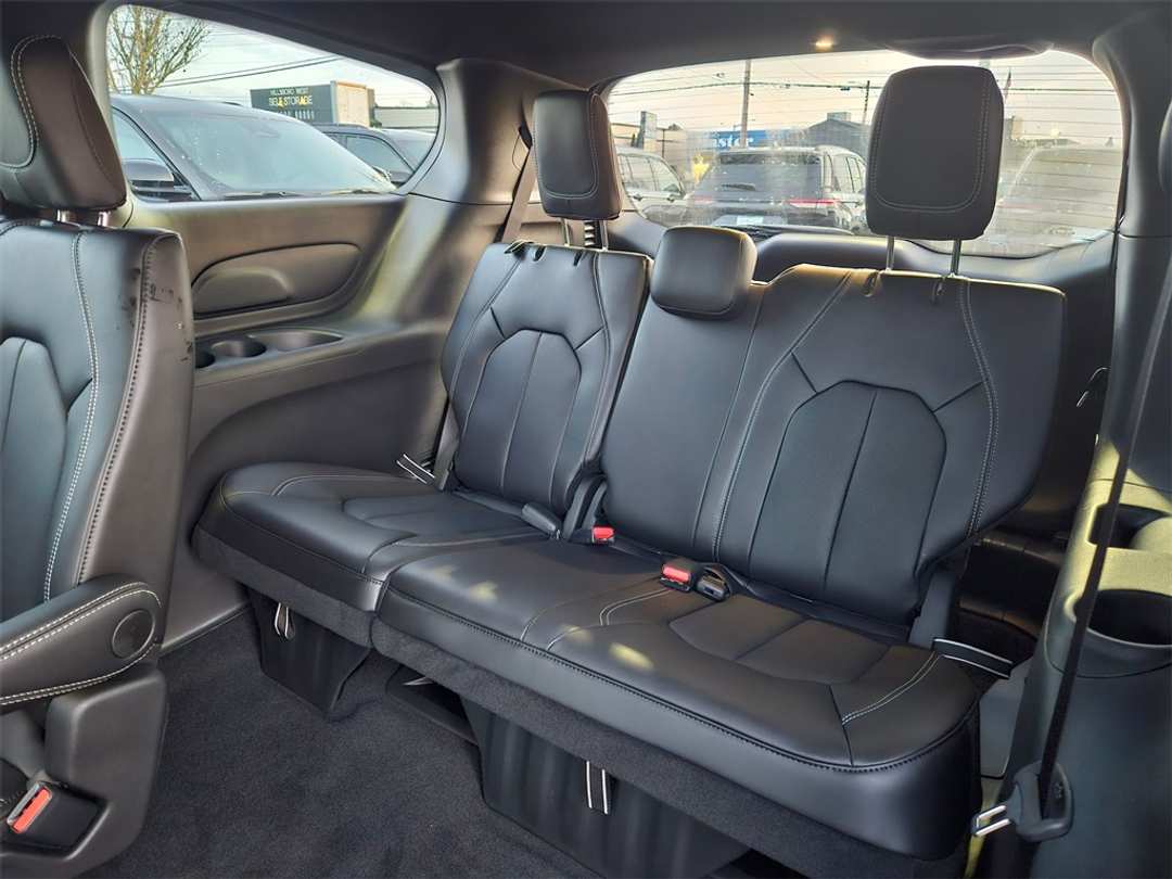 2026 Chrysler Voyager LX - Image 30