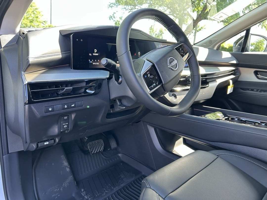 2025 Nissan Murano SL - Image 11