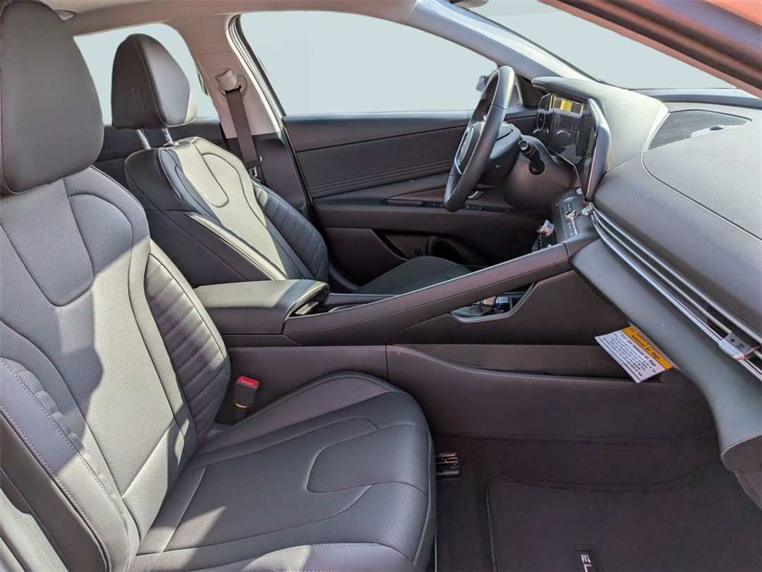 2026 Hyundai Elantra Limited - Image 32