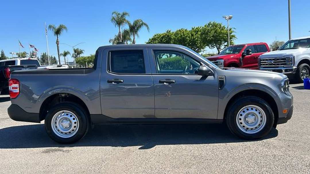 2025 Ford Maverick XL - Image 2