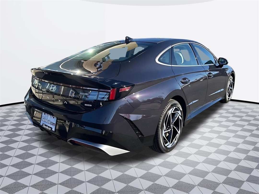 2026 Hyundai Sonata SEL Sport - Image 3