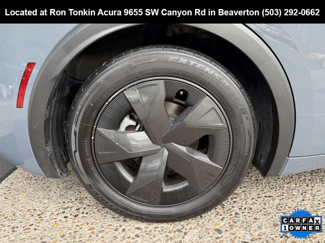 2023 Toyota Prius LE - Image 9