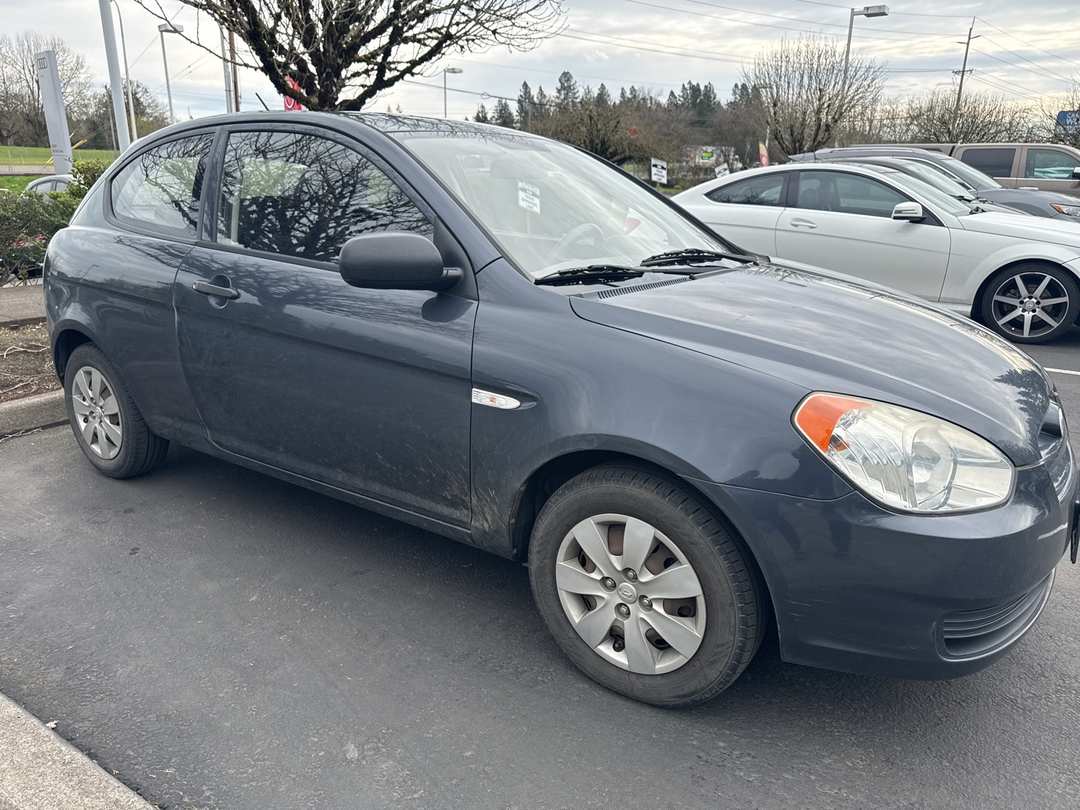 2010 Hyundai Accent Blue - Image 3