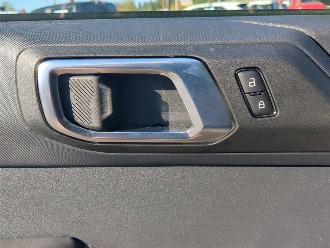 2025 Ford Bronco Big Bend - Image 10