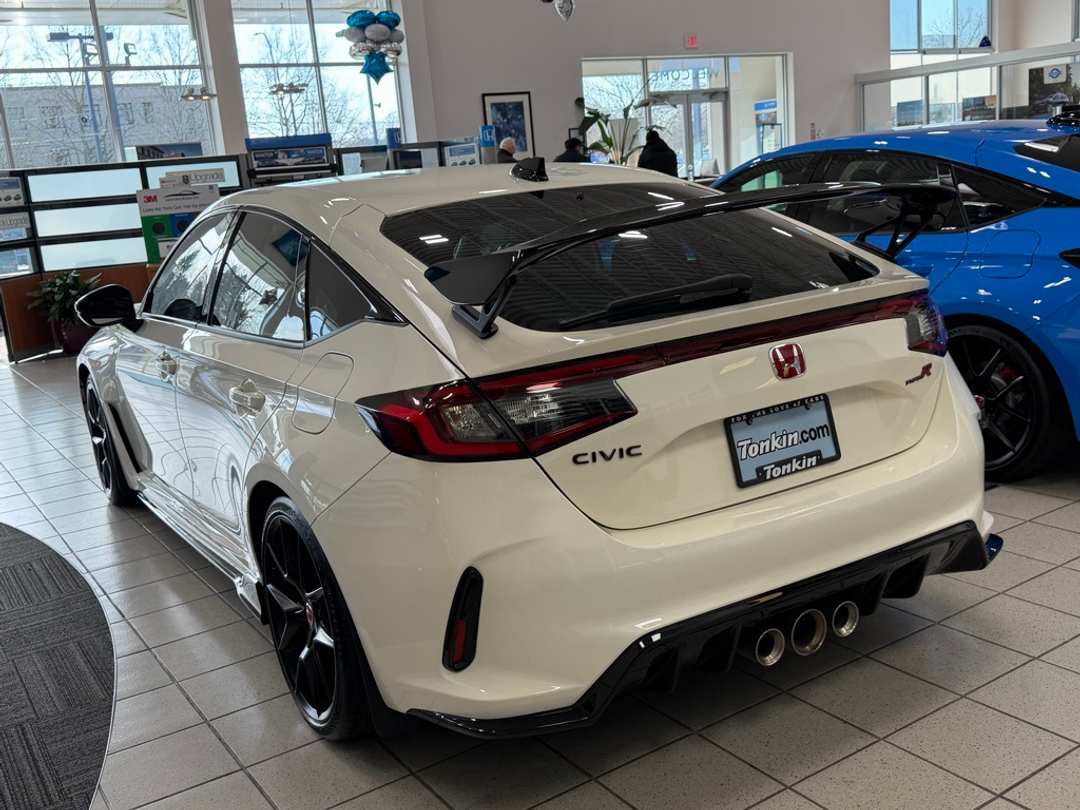 2024 Honda Civic Type R - Image 6