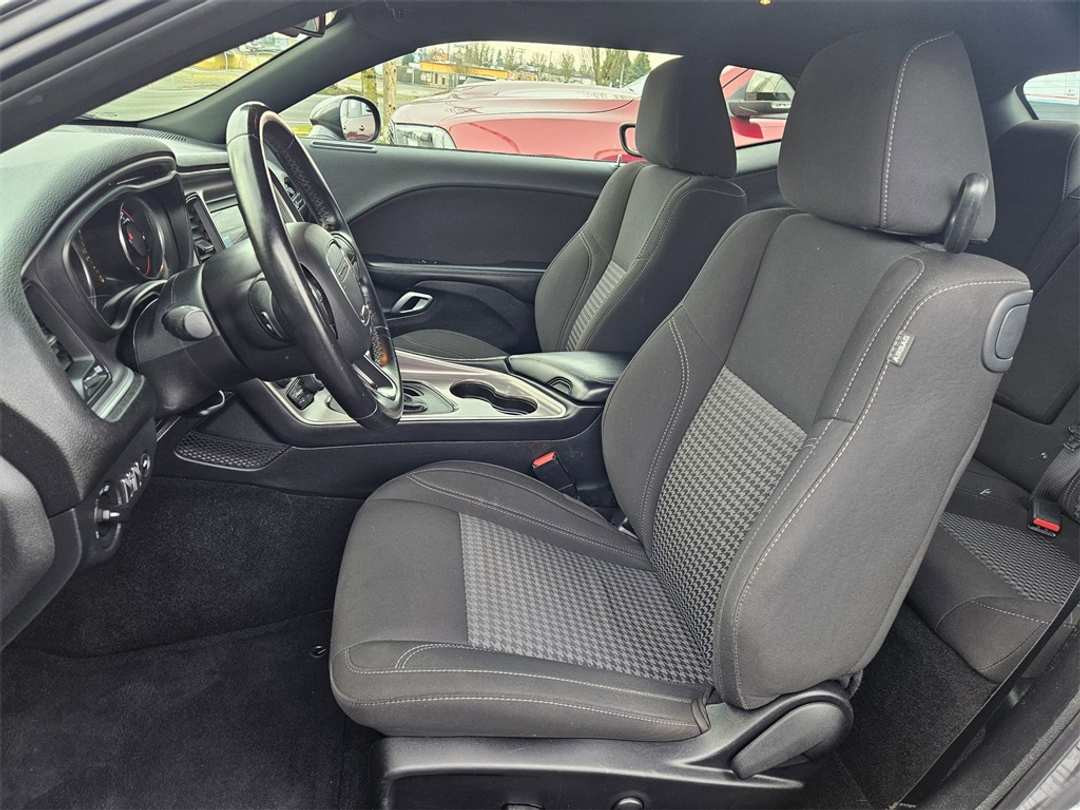 2022 Dodge Challenger SXT - Image 14