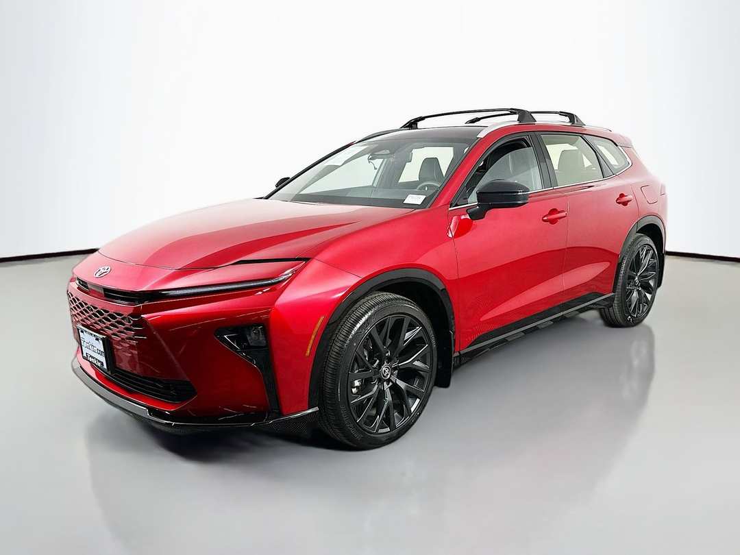 2025 Toyota Crown Signia Limited - Image 3