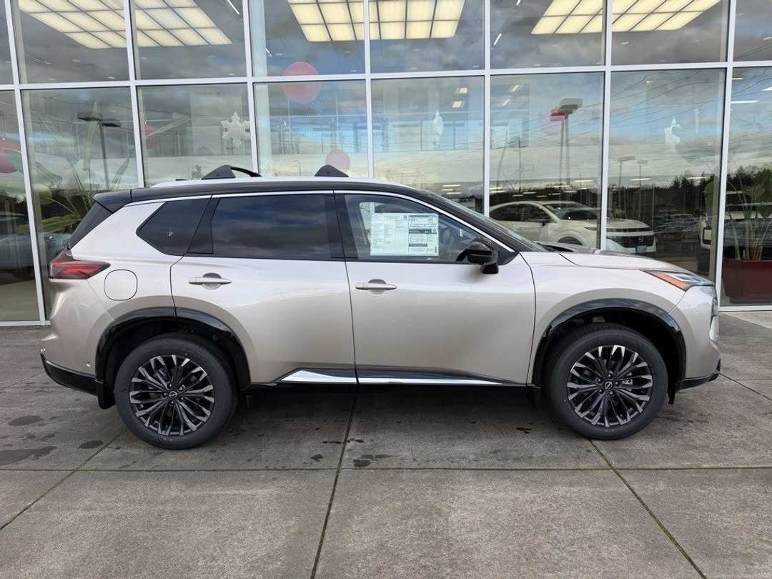 2026 Nissan Rogue Platinum - Image 8