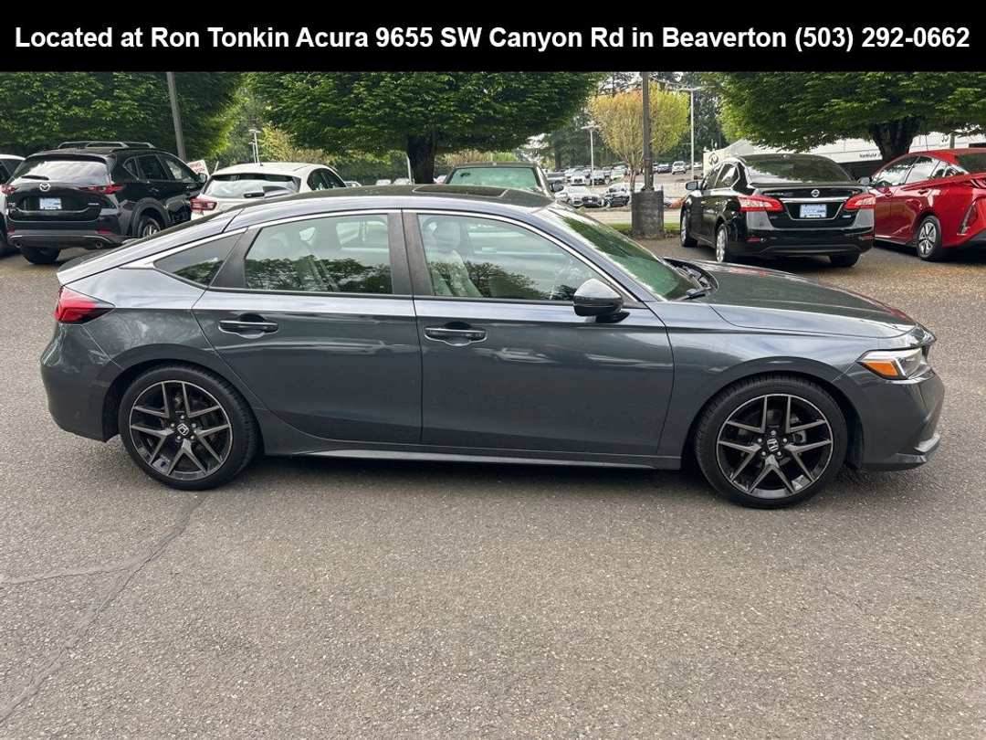 2023 Honda Civic Sport Touring - Image 3