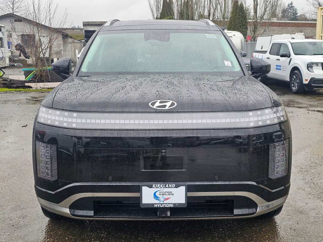 2026 Hyundai Ioniq 9 Performance Calligraphy - Image 2