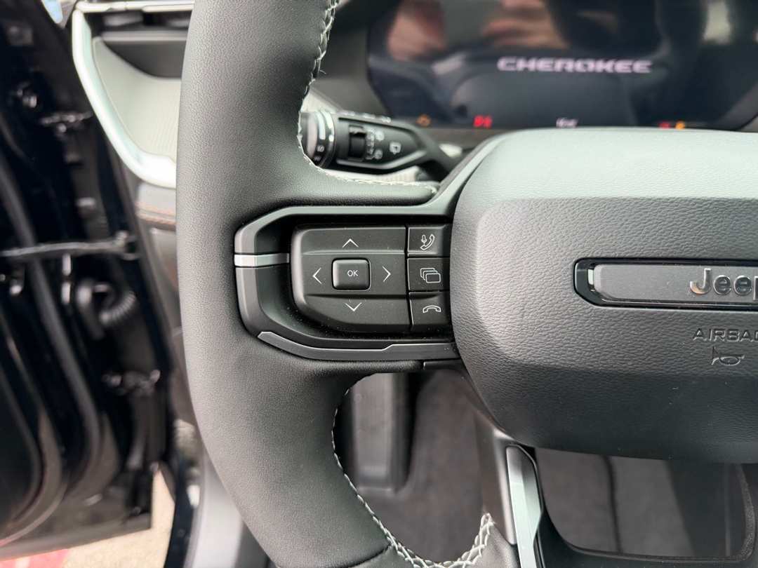 2026 Jeep Cherokee Laredo - Image 17