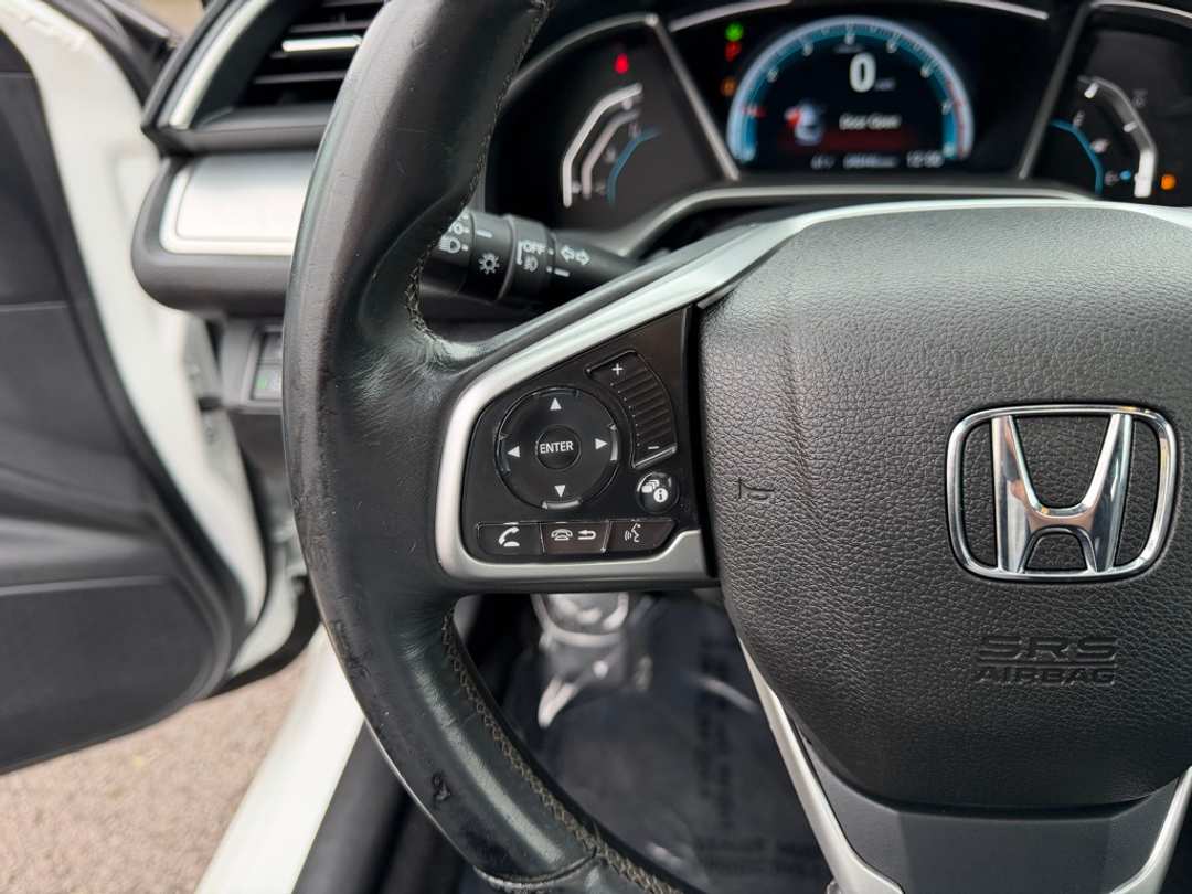 2017 Honda Civic Touring - Image 17