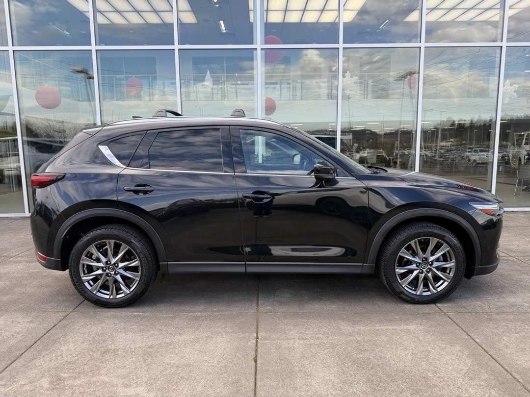 2019 MAZDA CX-5 Signature - Image 9