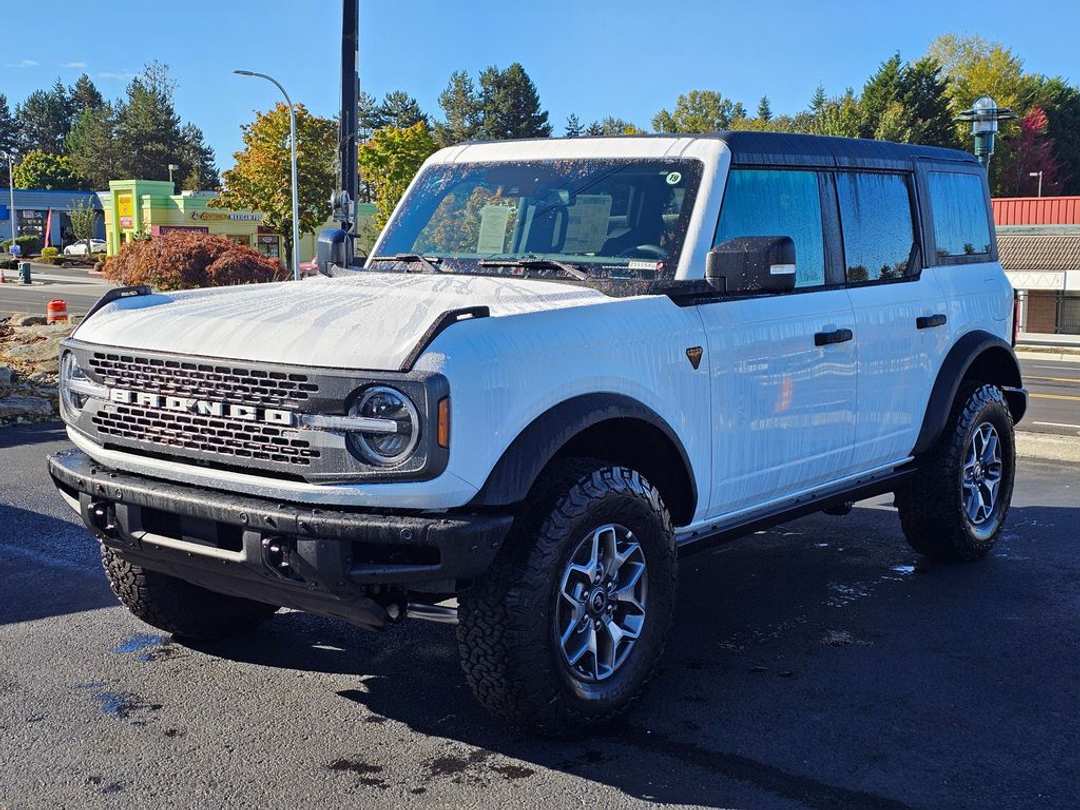 2025 Ford Bronco Badlands - Image 3