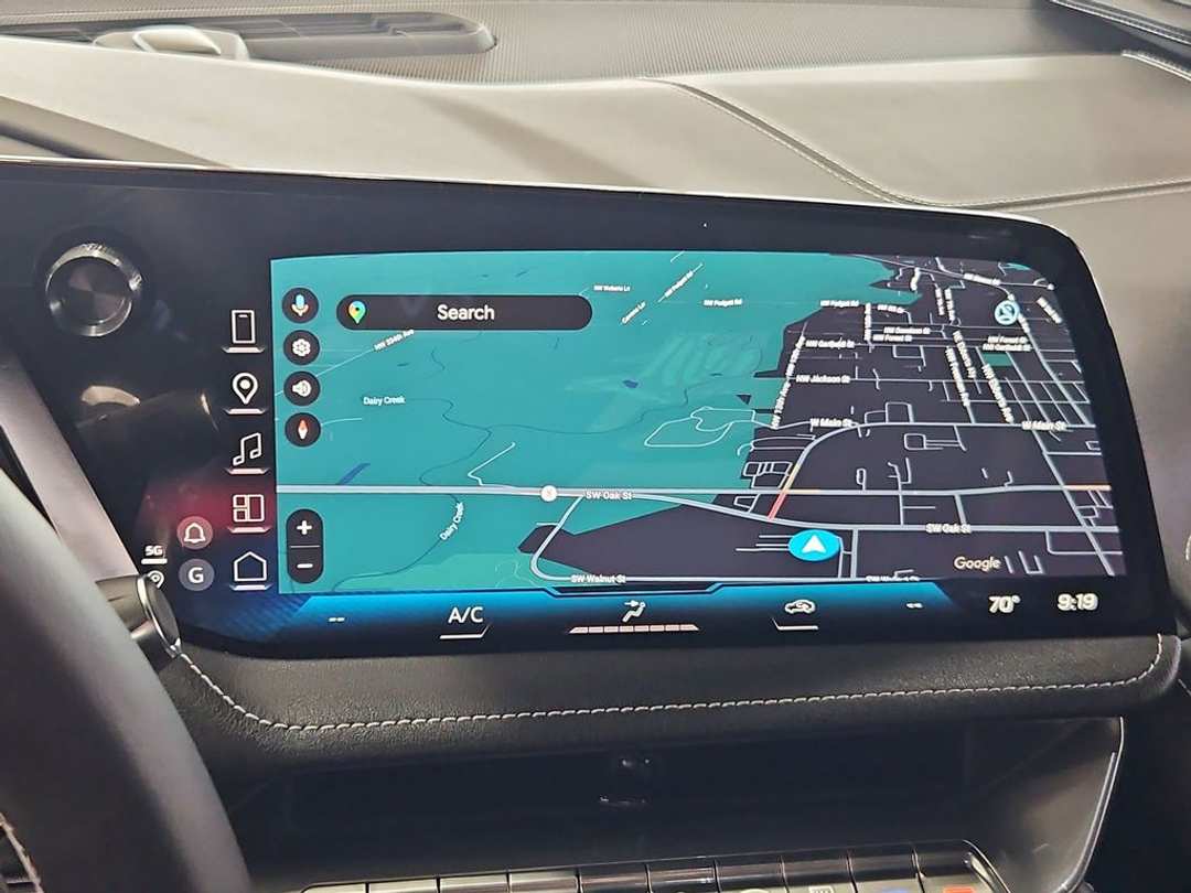 2026 Chevrolet Corvette Stingray - Image 18