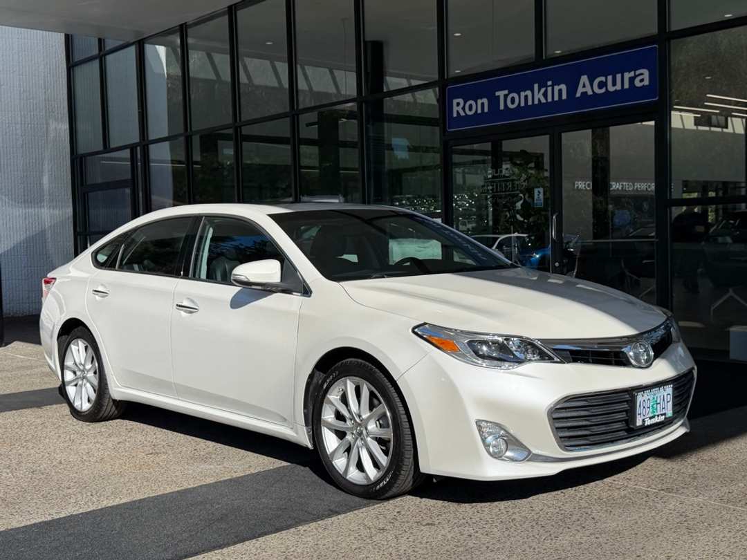 2014 Toyota Avalon Limited - Image 2
