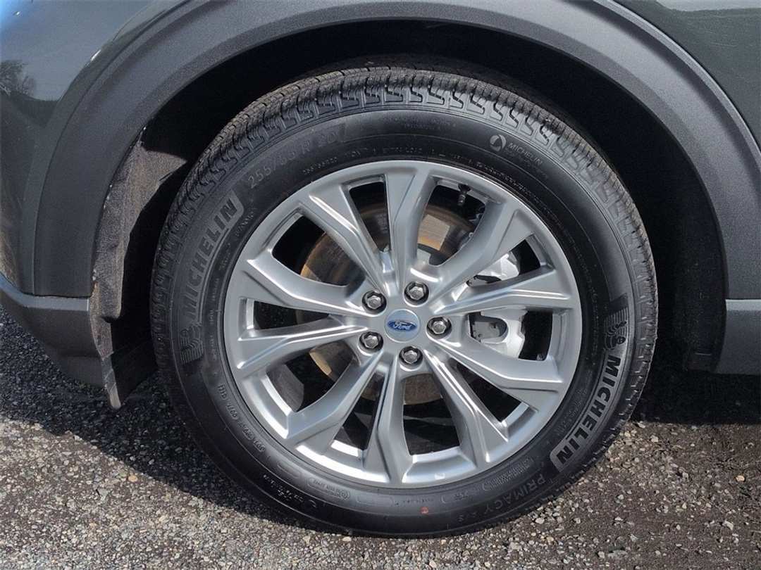 2023 Ford Explorer XLT - Image 30